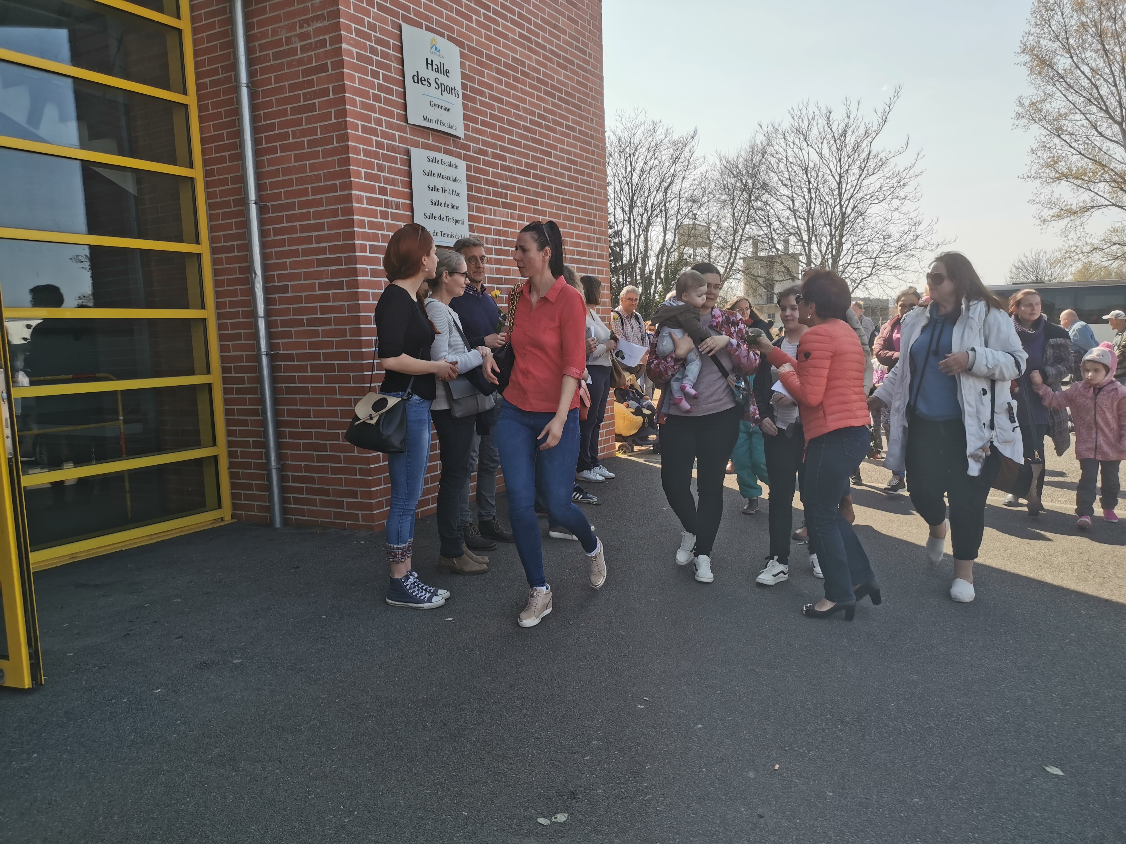 ACCUEIL REFUGIES UKRAINIENS HALLE DES SPORTS.jpg (3.34 MB)