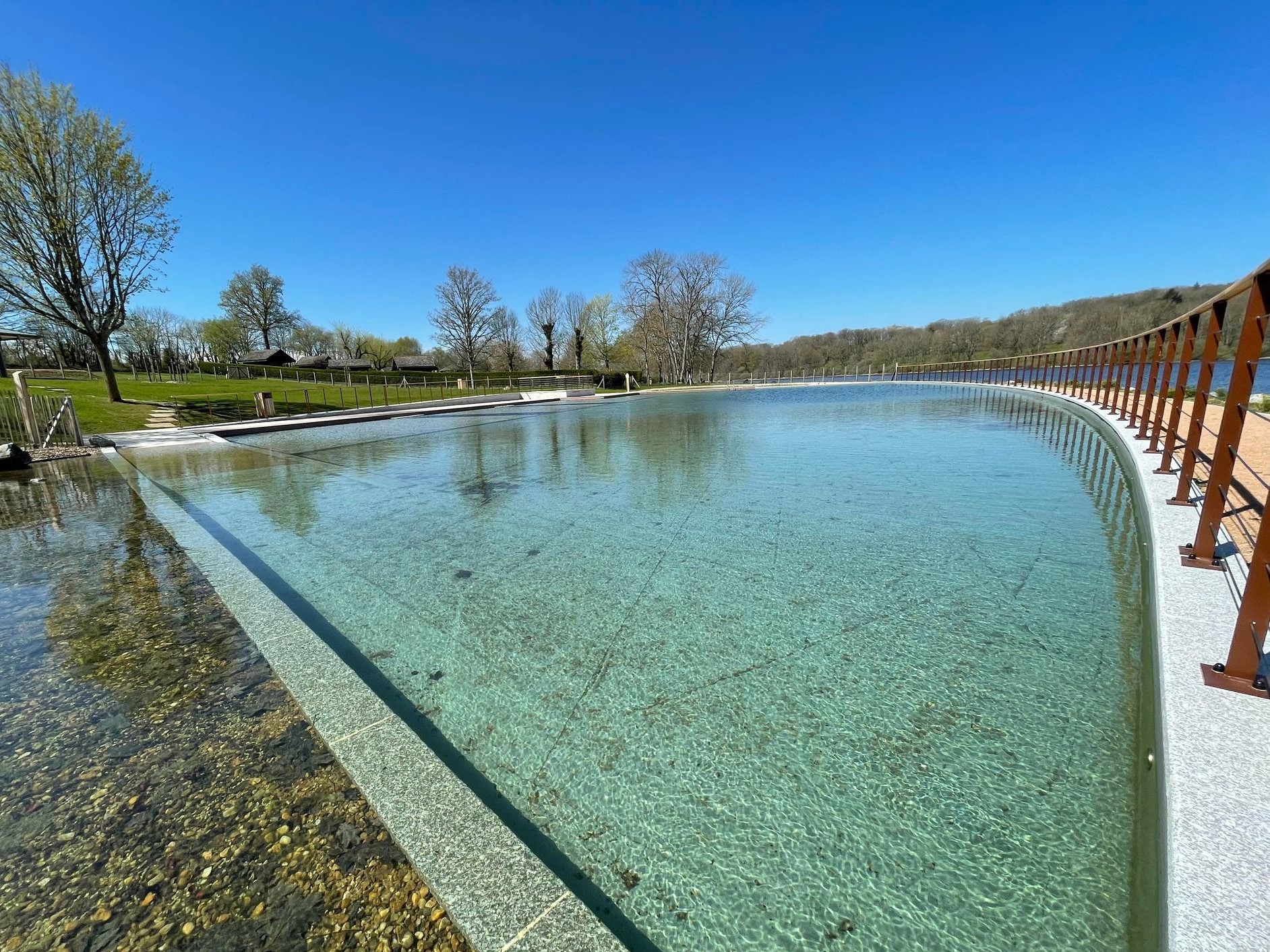 Baignade biologique Herculat &eacute;tang Treignat (1).jpg (906 KB)