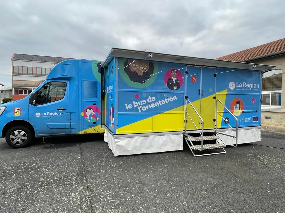 Bus de l'orientation Jean Zay 2.jpg (183 KB)