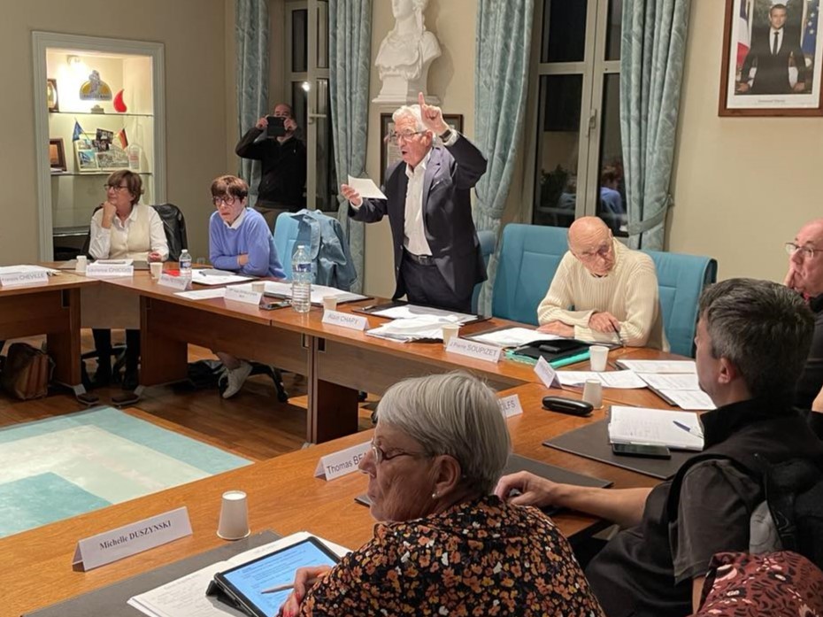 Conseil municipal tendu N&eacute;ris les bains octobre 2024.jpg (161 KB)