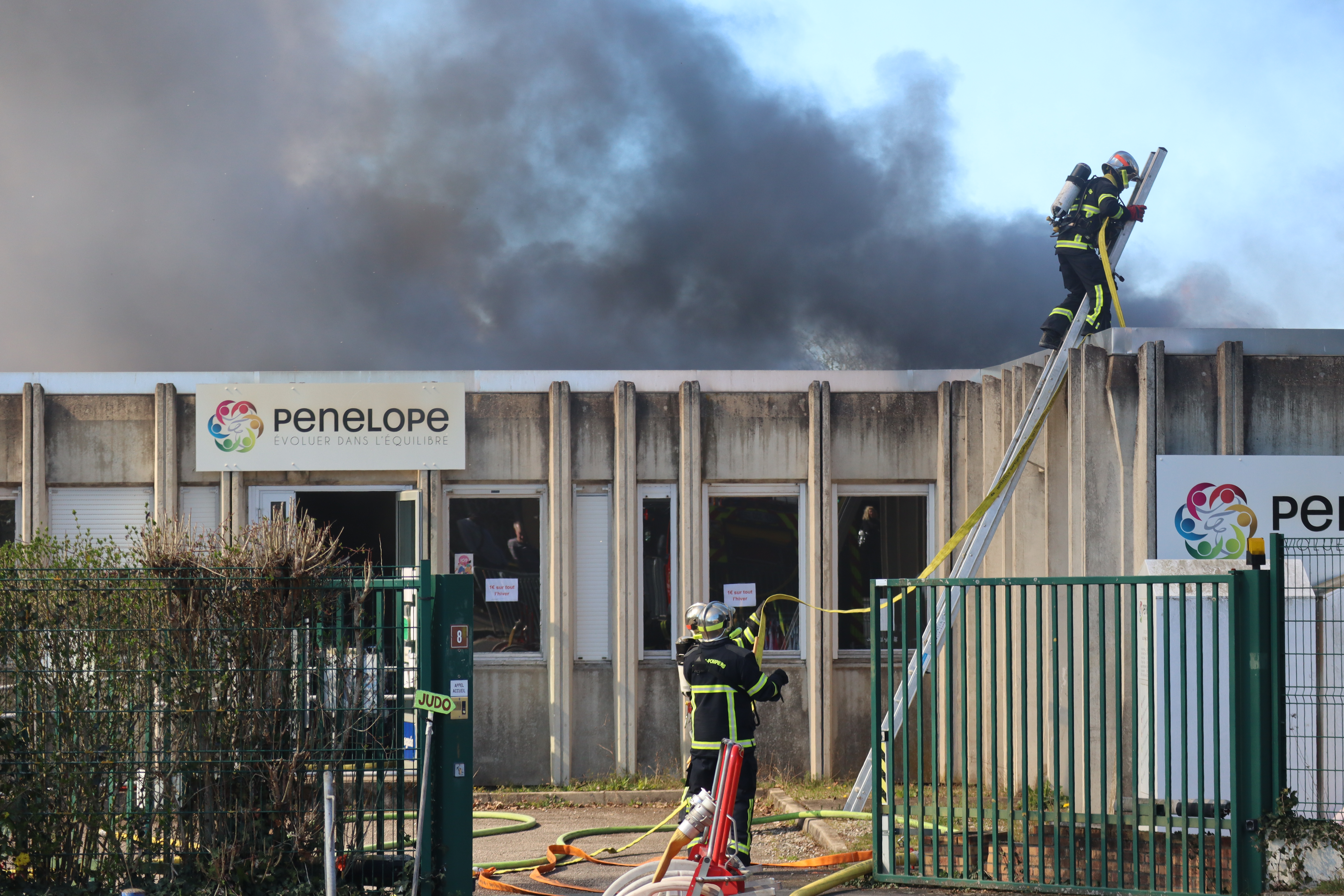 Incendie l'Atelier de P&eacute;n&eacute;lope 1er avril 2025 (3).JPG (8.34 MB)