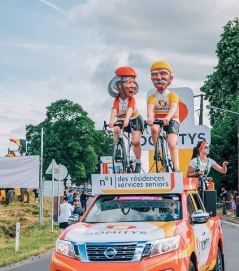 PAULINE BAZOGE CARAVANE DU TOUR 2.JPG (57 KB)