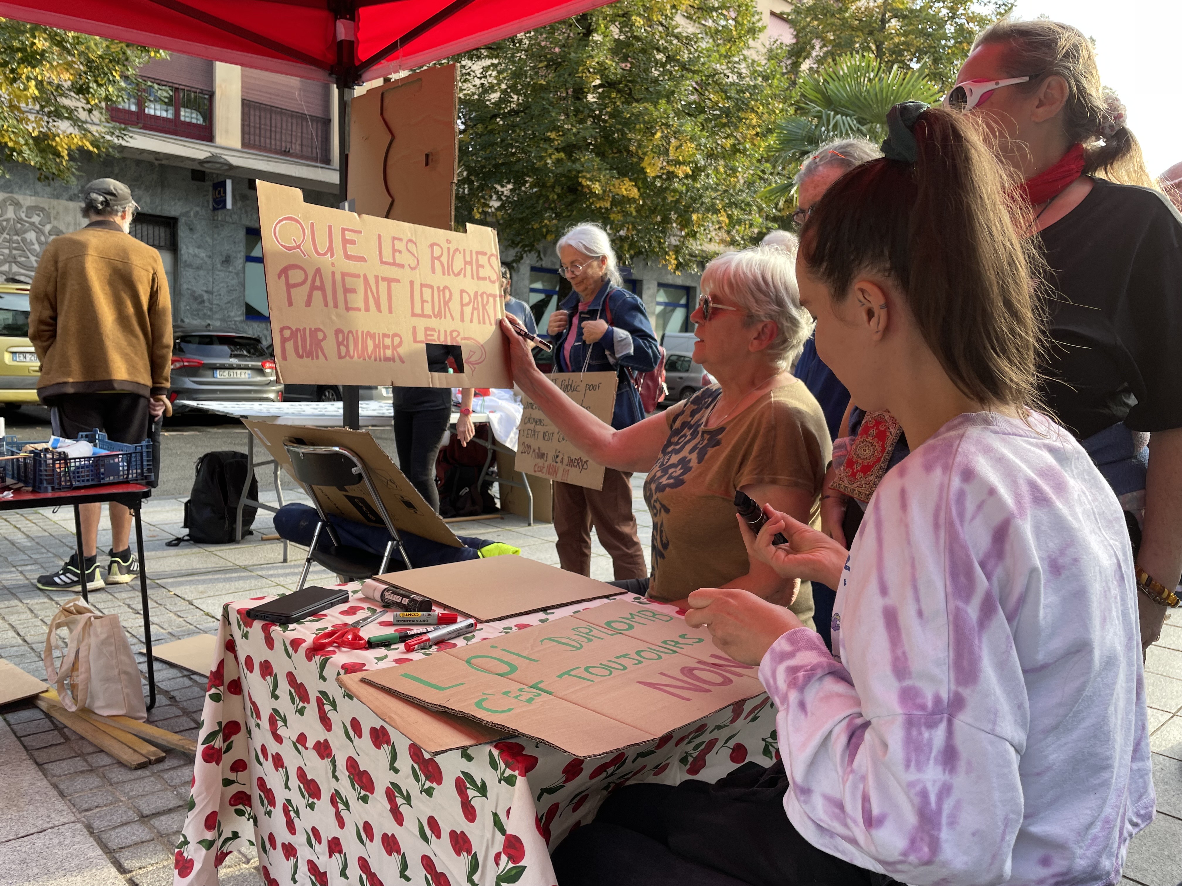 Pot de d&eacute;part Bayrou 4 septembre 2025.jpeg (2.40 MB)