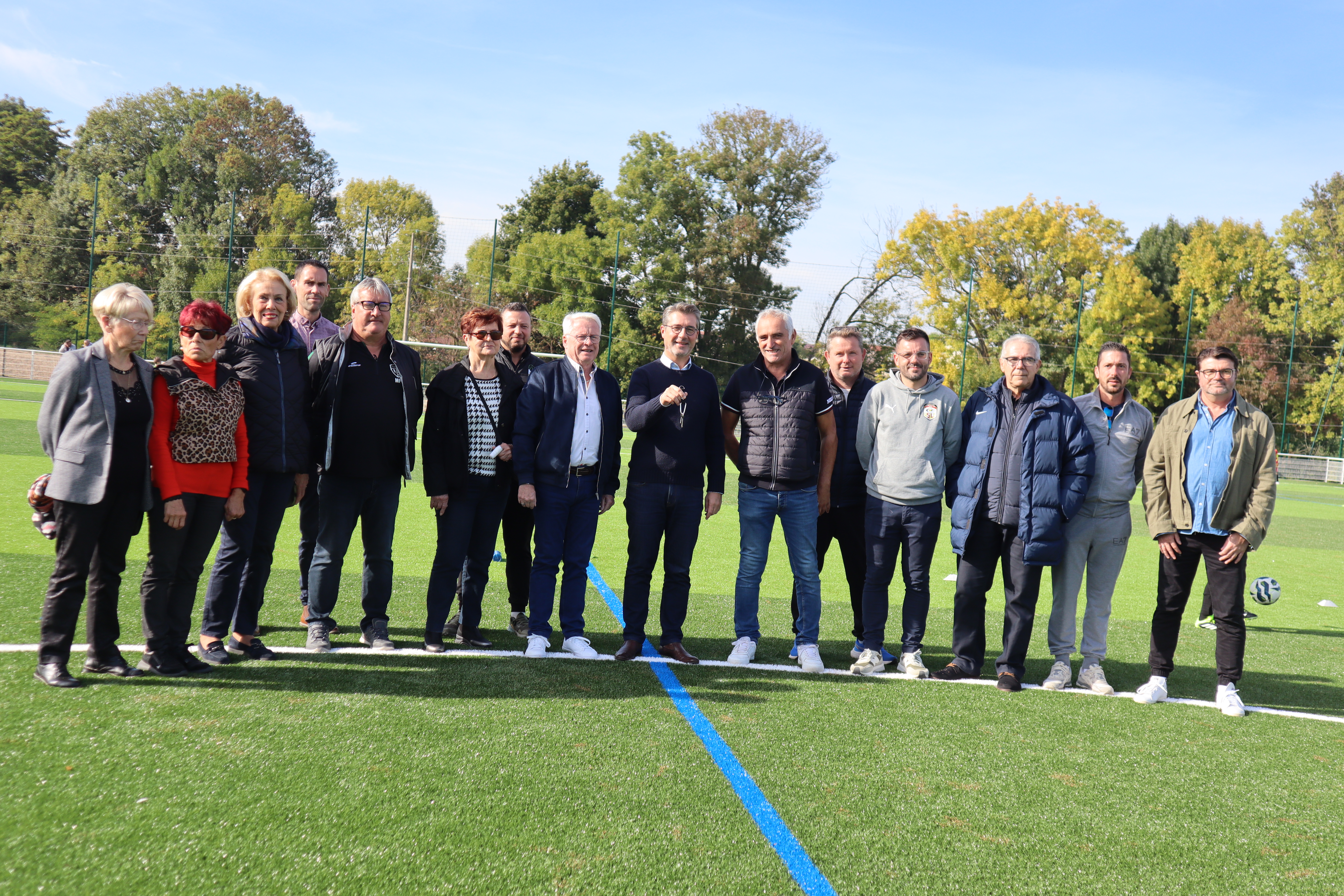 Terrain football synthétique élus Prémilhat Octobre 2025.JPG (12.03 MB)