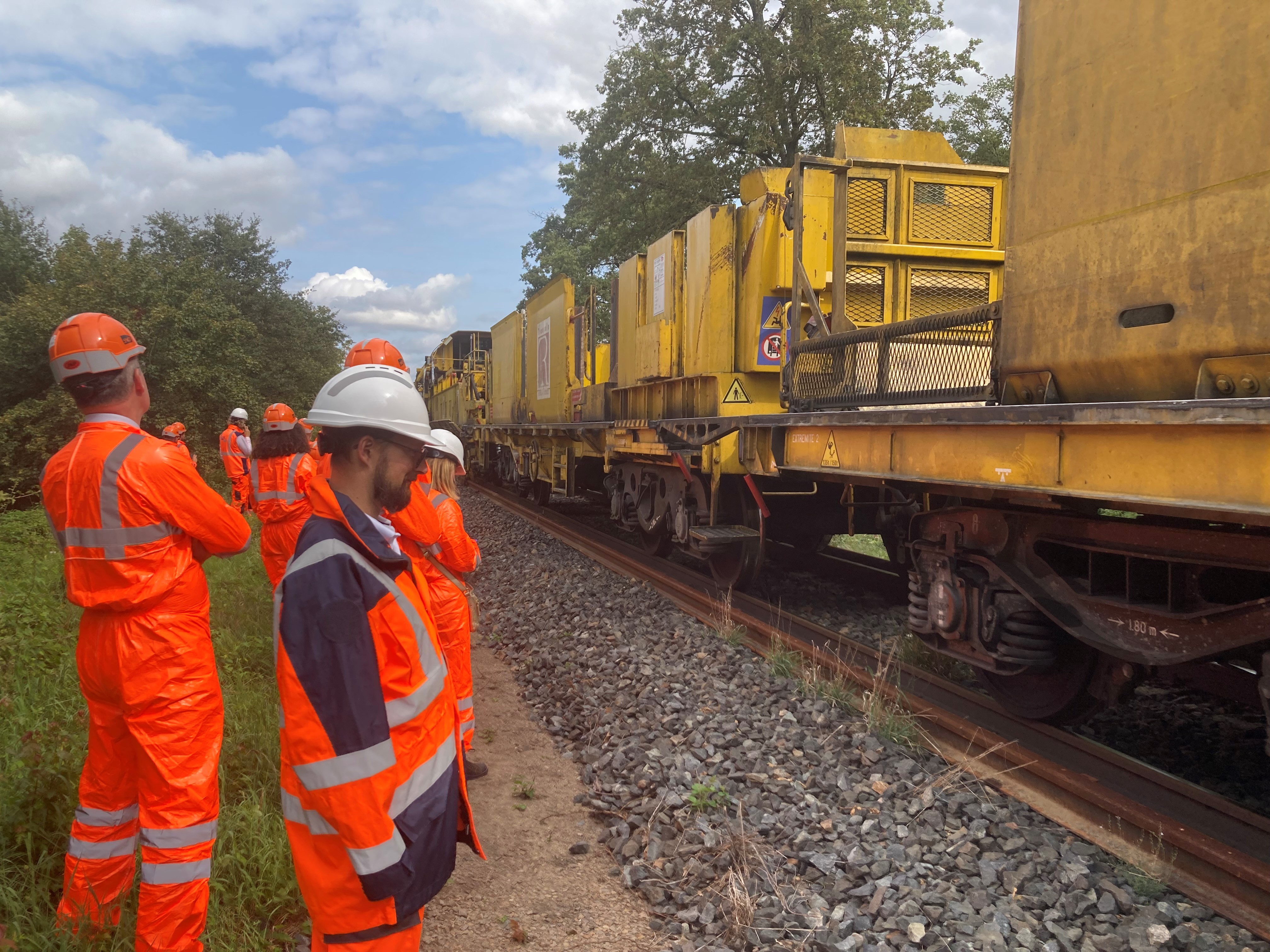 Travaux ligne Montluçon Bourges SNCF réseau.jpg (2.53 MB)