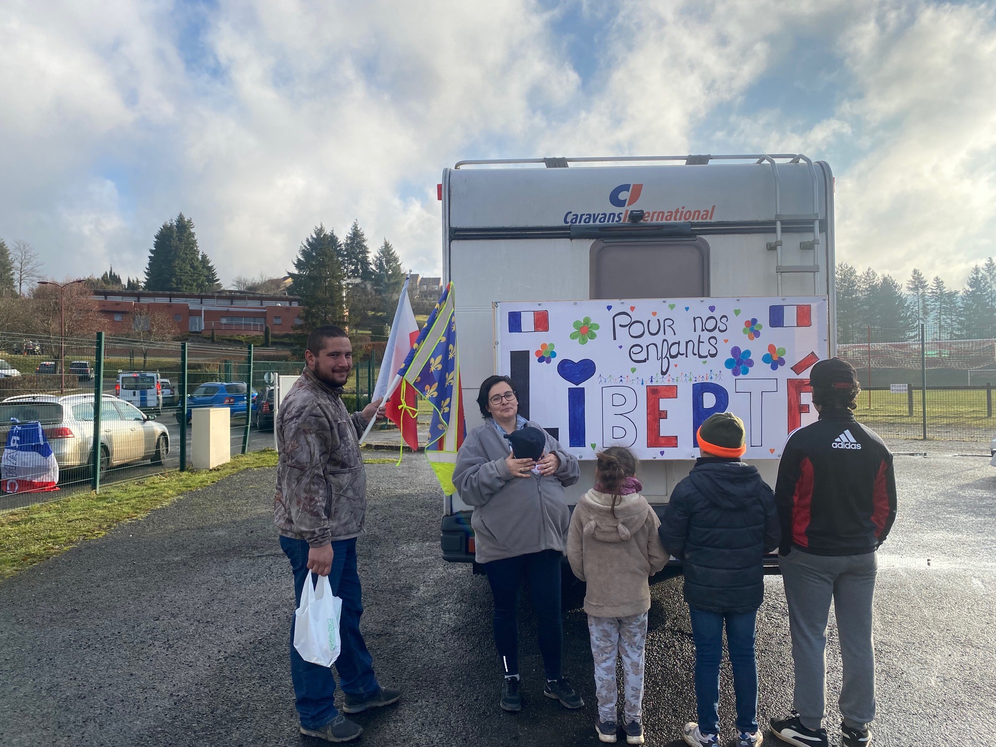 convoi de la liberté famille.jpg (839 KB)