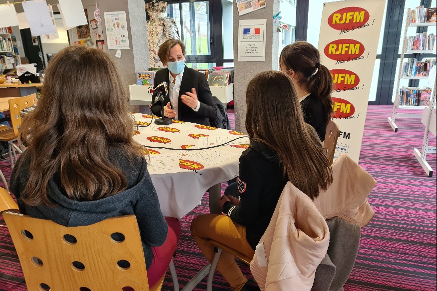 Un projet autour de la lutte contre les discriminations entre une classe de 4e du collège de Domérat et RJFM