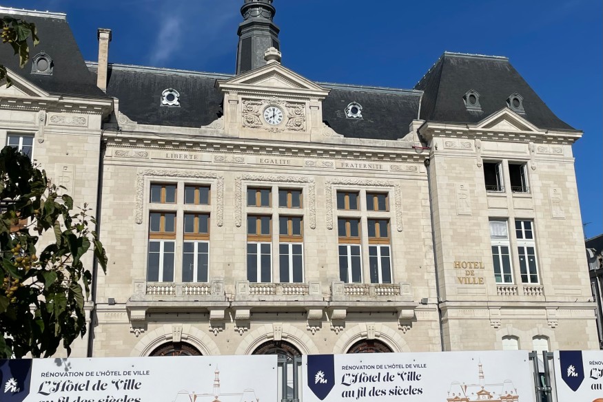 L’hôtel de ville rénové devait être inauguré le 12 décembre à Montluçon