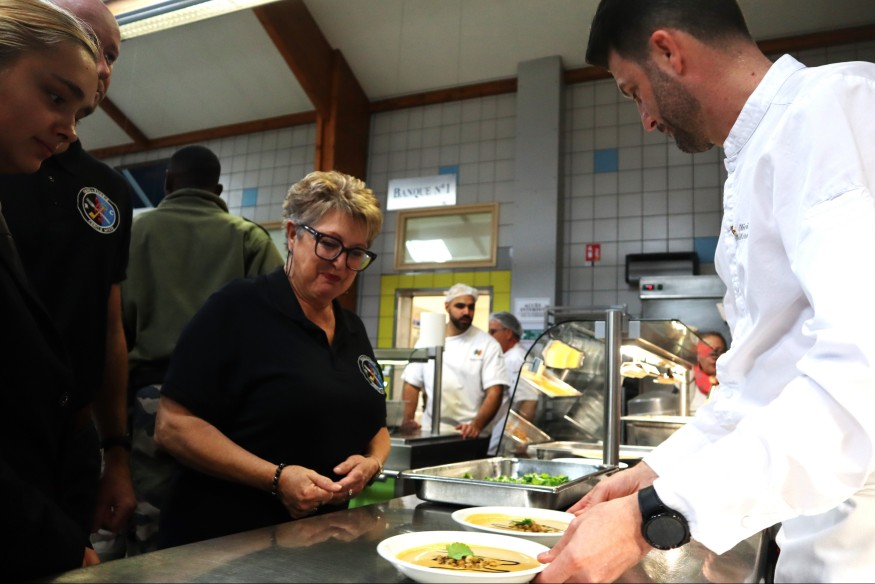 Menu de chef étoilé à l'école de gendarmerie de Montluçon dans le cadre du "Grand repas"