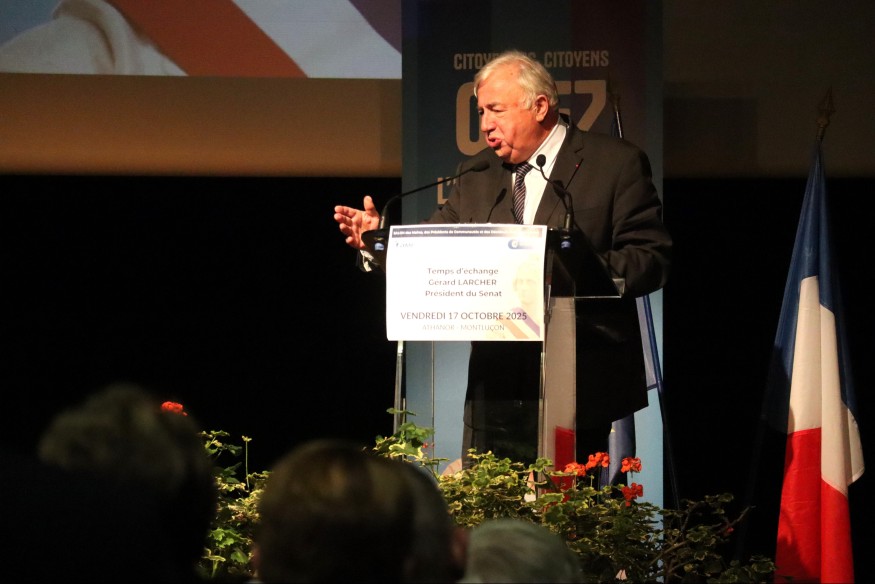 Au Salon des maires à Montluçon, Gérard Larcher salue le rôle des élus locaux, "piliers de la République"
