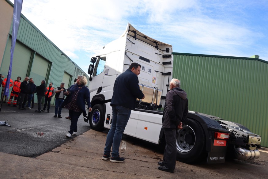 Le SICTOM région montluçonnaise réceptionne son premier camion 100% électrique