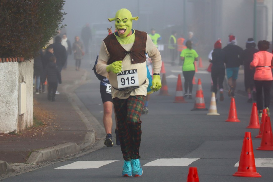 Doublé de Matthieu Lemoine, peloton fourni et déguisements délirants : le beau succès de la corrida de Prémilhat