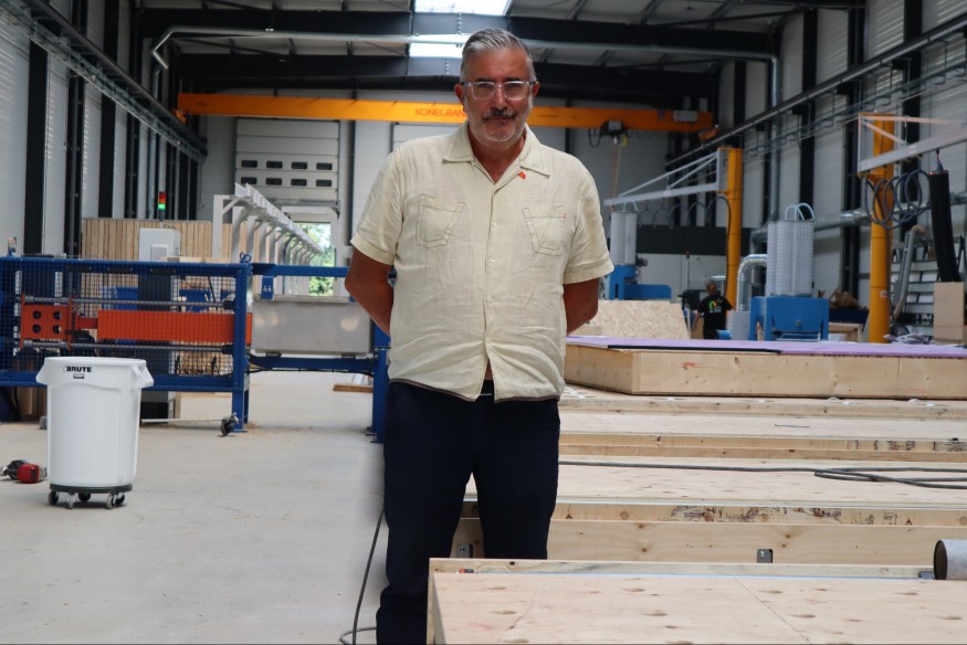 A Reugny, une usine toute neuve pour accompagner le développement d'Activ'Home, spécialisée dans la fabrication de murs en paille